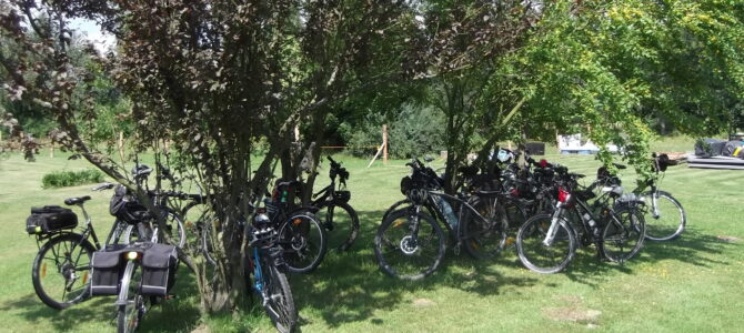 Śladami Stulecia Winnych – wycieczka rowerowa po okolicach Brwinowa i Podkowy Leśnej, niedziela 12 maja